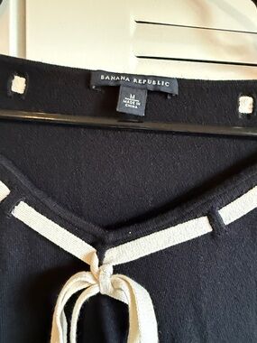 Banana Republic Black Knit Top with Ivory Trim Tie